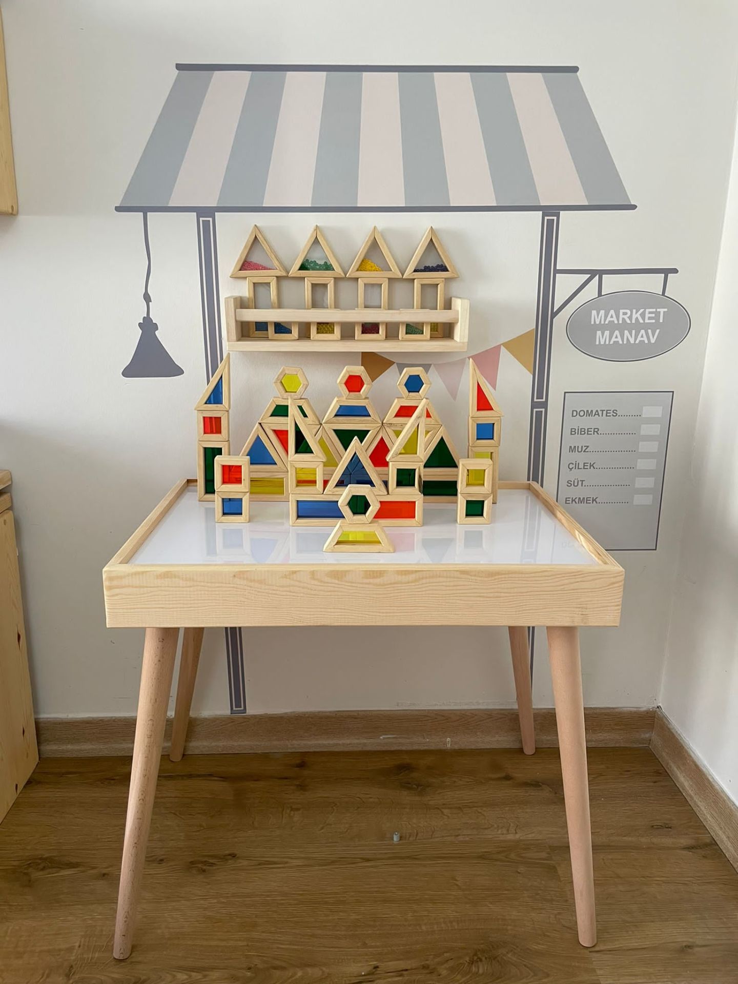 Waldorf Ayaklı Işıklı Etkinlik Masası